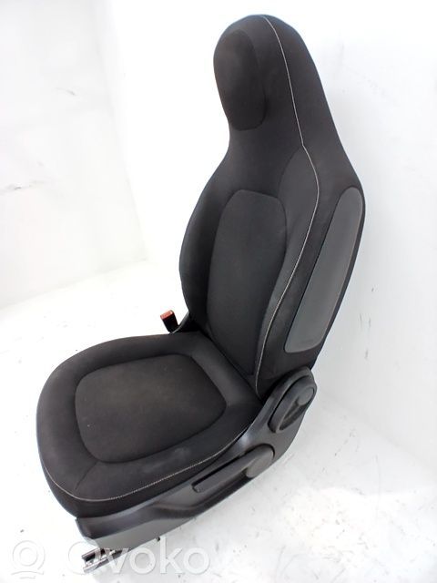 Asiento delantero del conductor   A4539106100