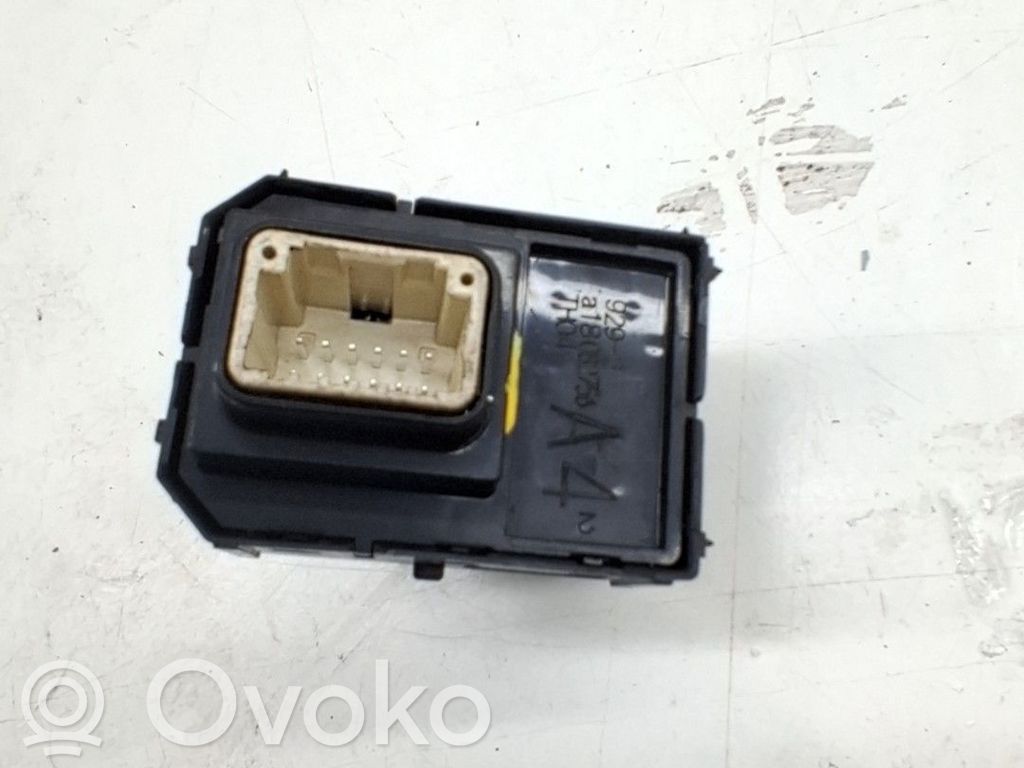 Toyota Yaris Cross Bouton de commutateur rétroviseur latéral