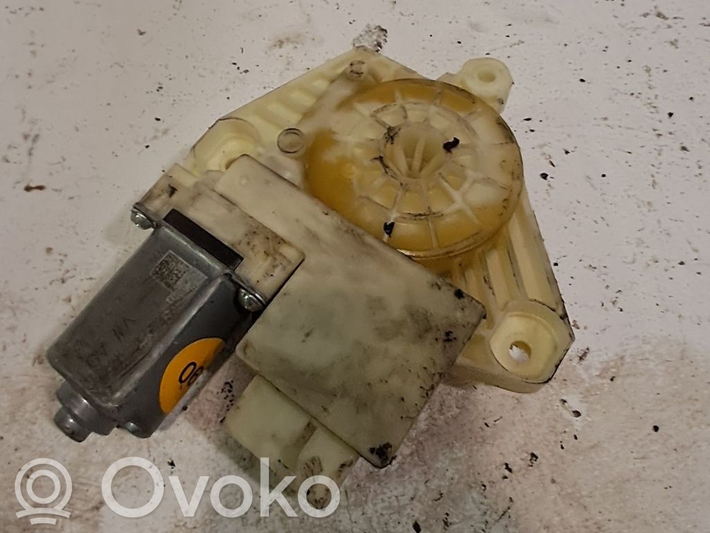 Skoda Rapid (NH) Moteur de lève-vitre de porte avant
