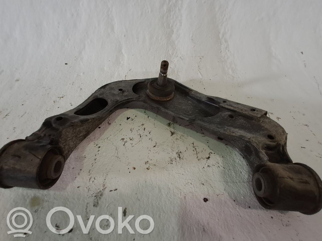 Nissan Navara Brazo de suspensión/horquilla superior delantera 