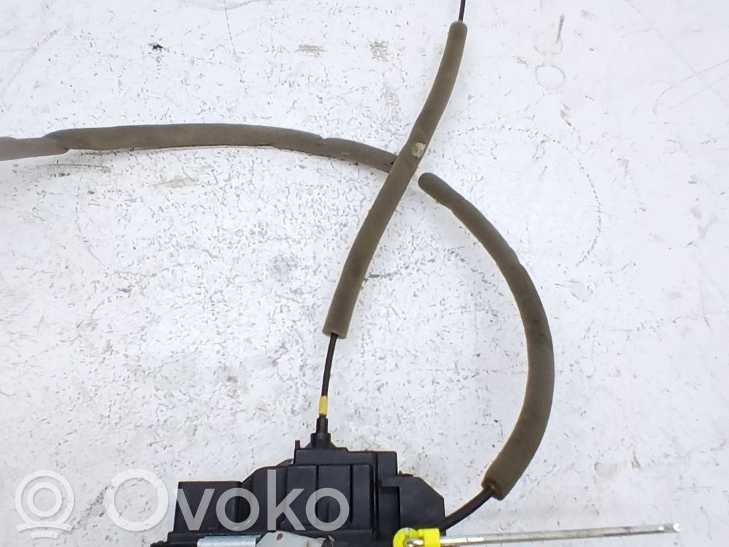 Nissan Qashqai Zamek drzwi przednich 