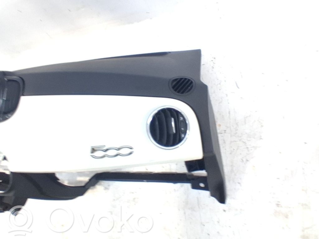 Fiat 500 Armaturenbrett Cockpit 
