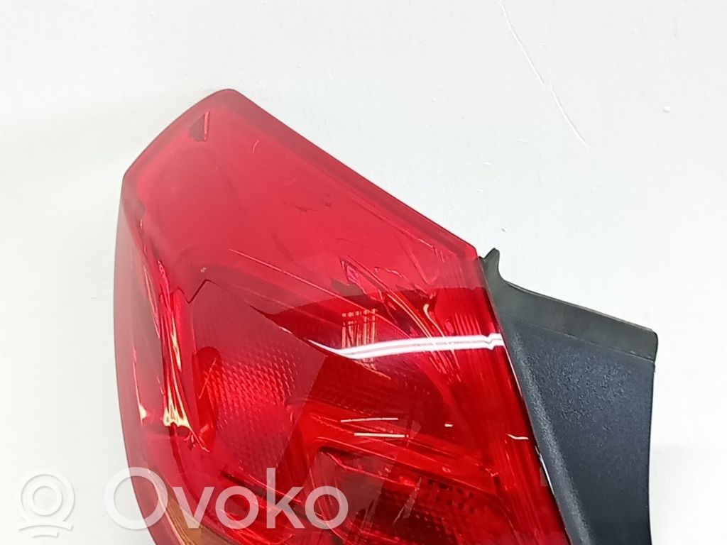 Opel Astra H Żarówka lampy tylnej 