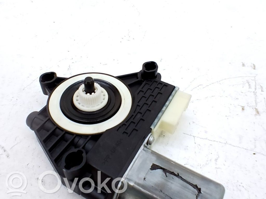 BMW 1 F40 Motorino alzacristalli della portiera posteriore