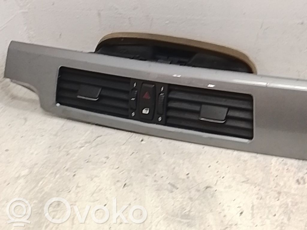 BMW 5 E12 Garniture, panneau de grille d'aération 