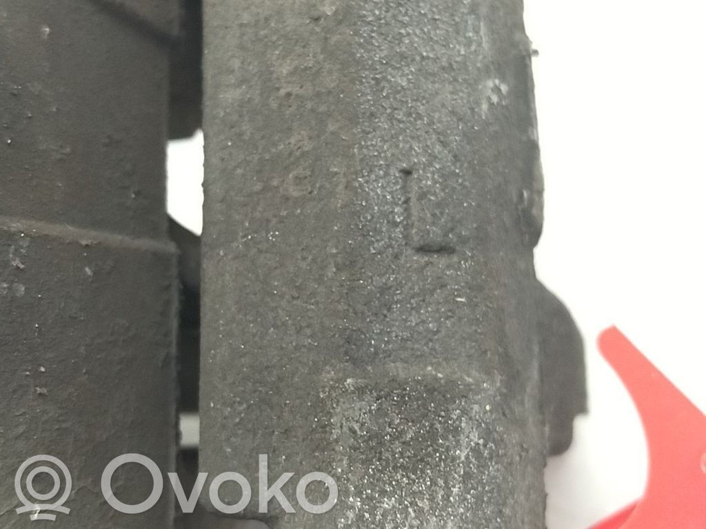 Toyota Prius (NHW20) Zacisk hamulcowy przedni 