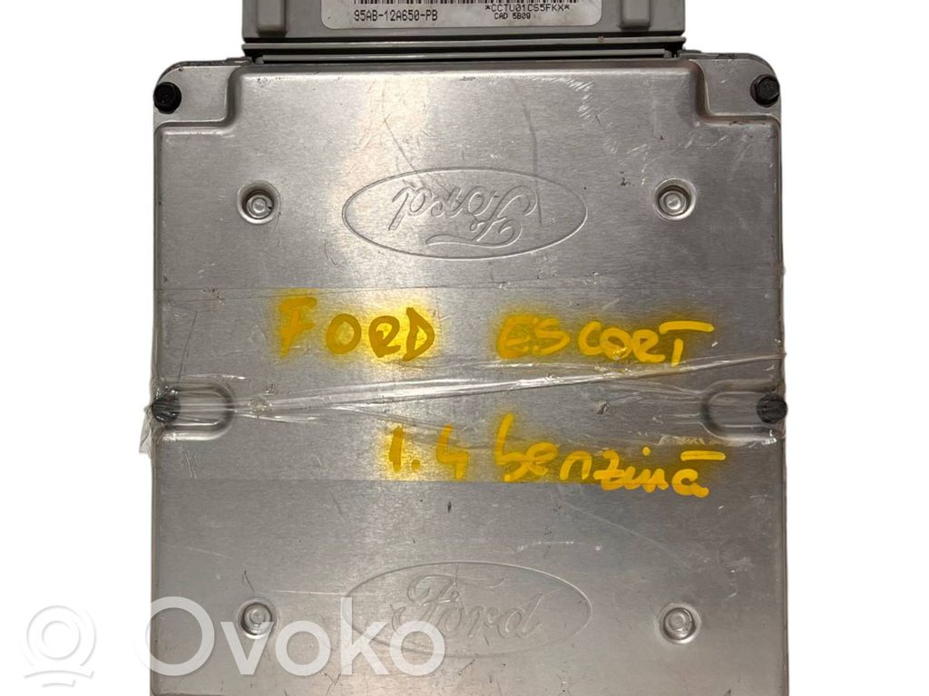 Ford Escort Variklio valdymo blokas 