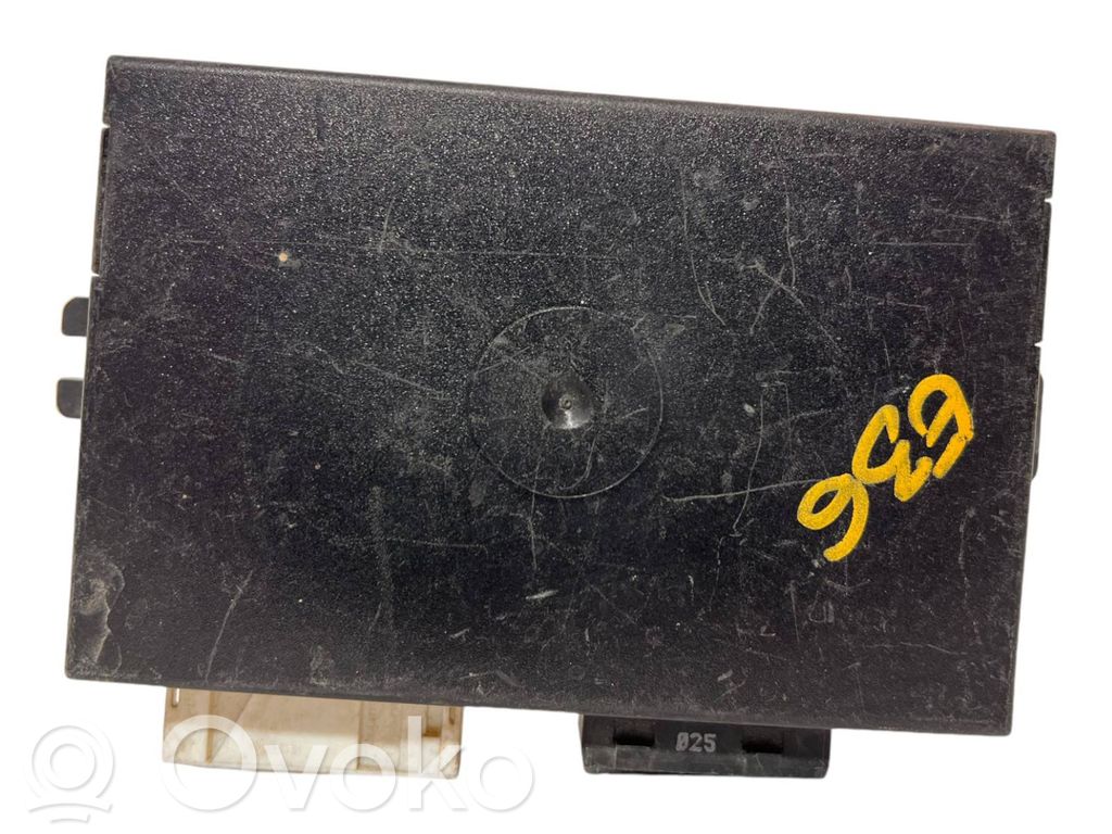 BMW 3 E36 Centrālās atslēgas vadības bloks 