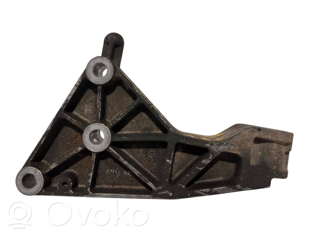 Engine mounting bracket   13174501,5684142