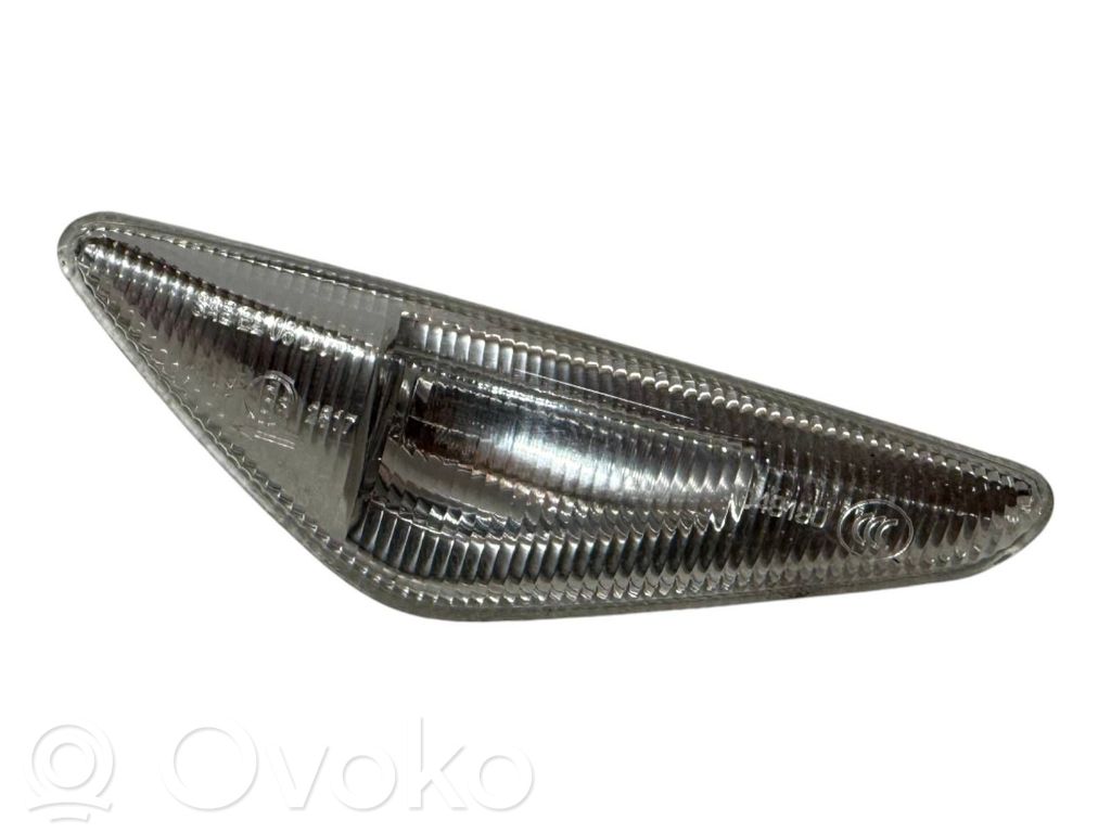 BMW X6 E71 Front fender indicator light 