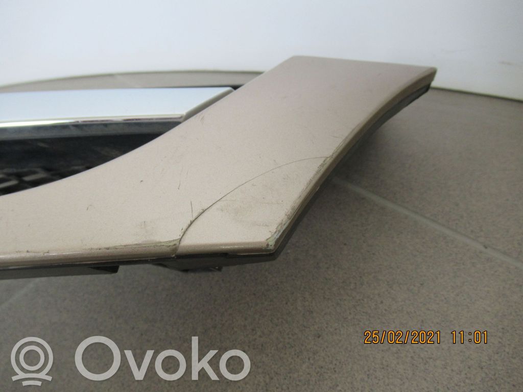 Chevrolet Lacetti Etupuskurin ylempi jäähdytinsäleikkö 