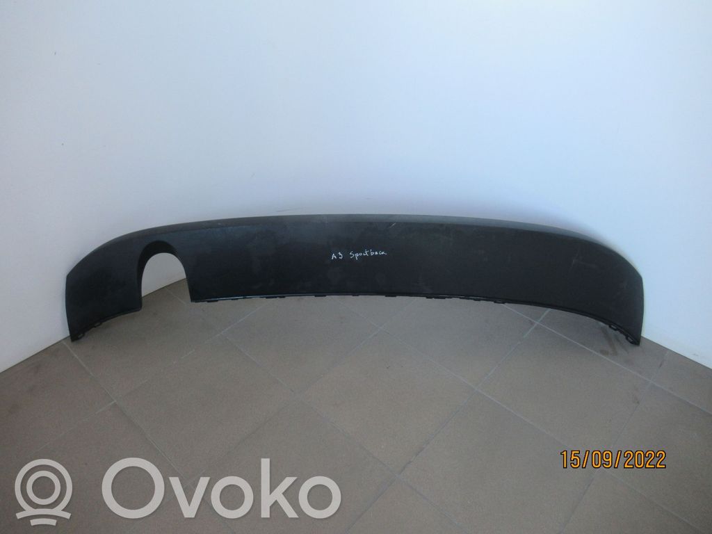 Audi A3 S3 8V Moldura inferior del parachoques trasero 