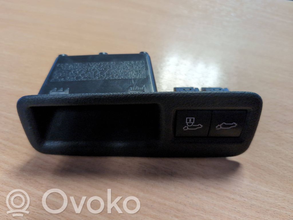 Toyota bZ4X Tailgate opening switch 
