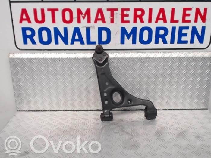 Opel Mokka Рычаг 