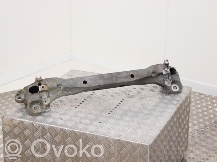 Audi A8 S8 D3 4E Engine mounting bracket 