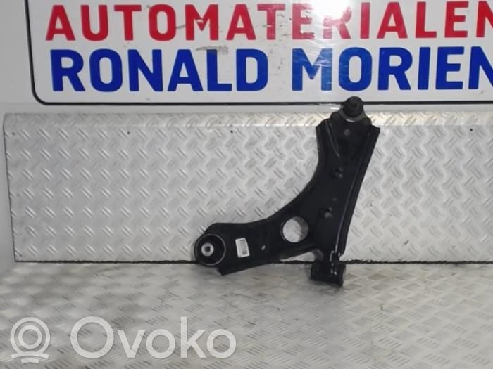 Fiat 500L Braccio di controllo sospensione anteriore 