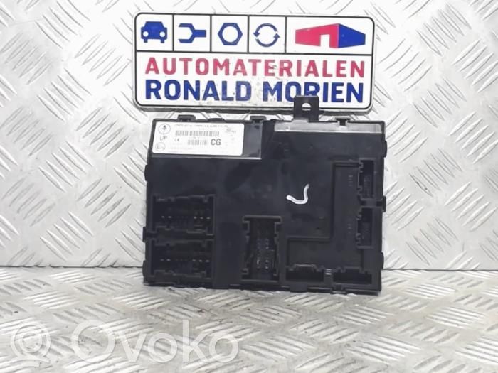Ford Fiesta Door central lock control unit/module 