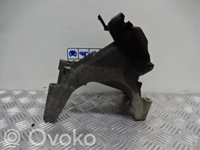 Engine mount bracket   03L199308E
