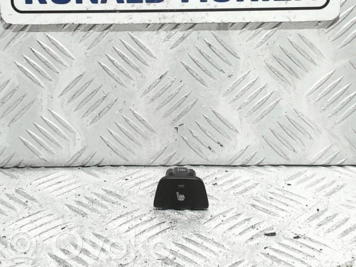 Opel Astra K Seat heating switch 