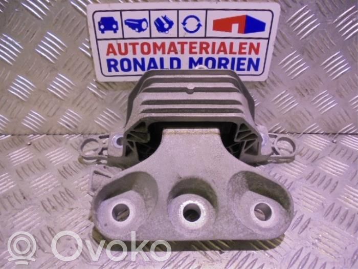 Opel Insignia B Engine mount bracket 