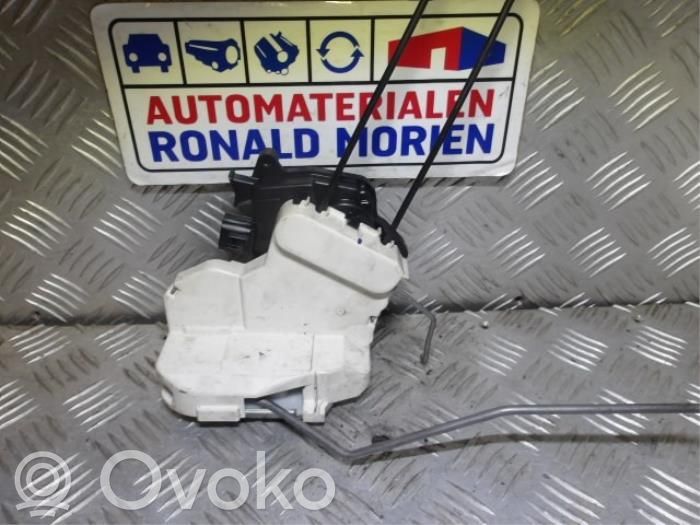 Peugeot iOn Priekinė durų spyna 