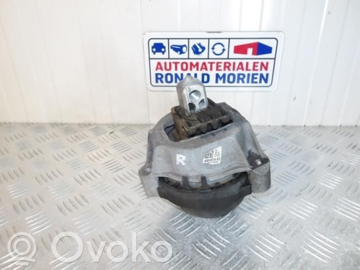 BMW 5 G30 G31 G38 Suport tampon motor 