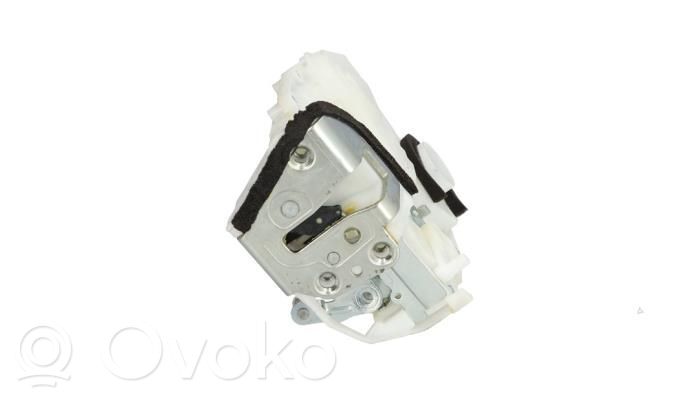 Suzuki Swift II Rear door lock 