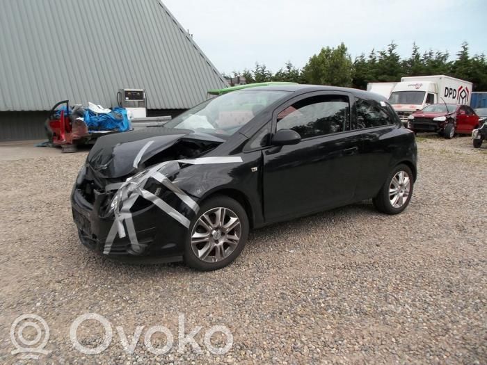 Opel Corsa D Priekinis pusašis 