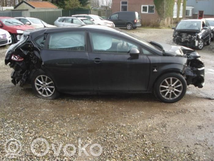 Seat Leon (1P) Puerta delantera 
