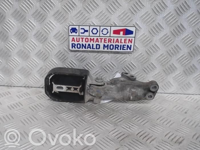 Engine mount bracket   31359652