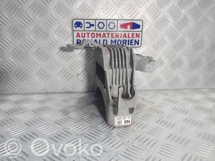 Opel Astra J Engine mount bracket 