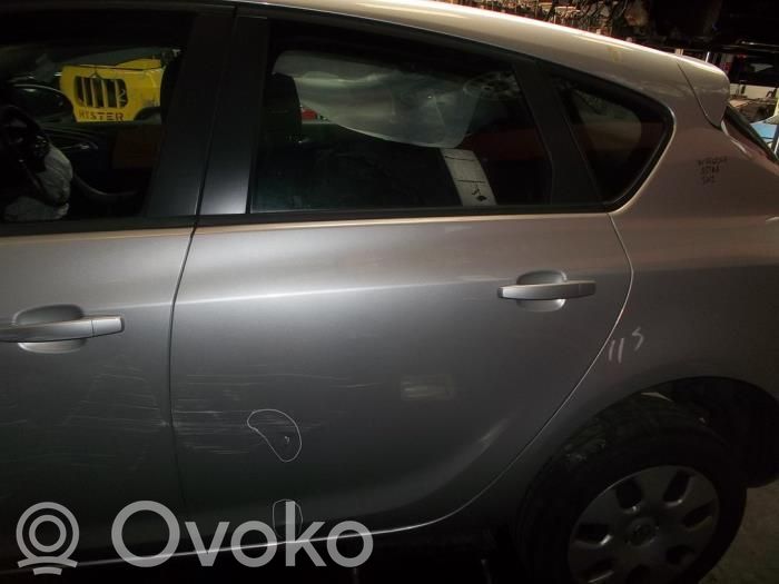 Opel Astra J Galinės durys 
