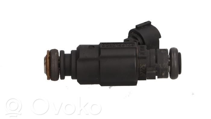 Inyector de combustible   079133551A