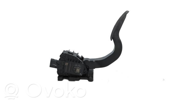 Accelerator throttle pedal   1011298