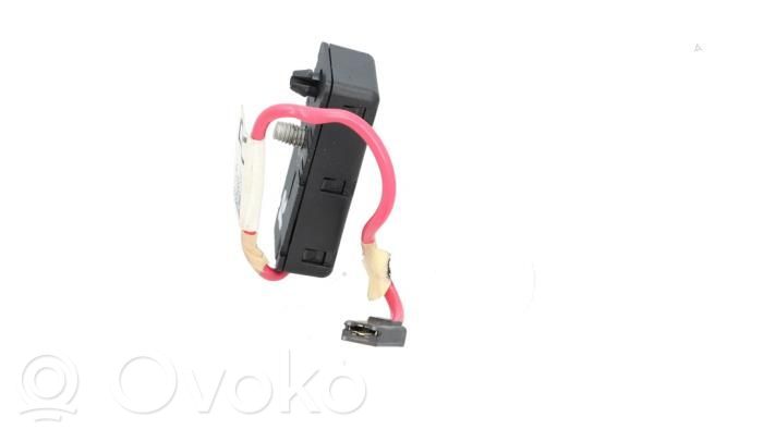 Tesla Model 3 Radio antenna 