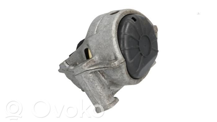 Audi A4 S4 B8 8K Engine mount bracket 