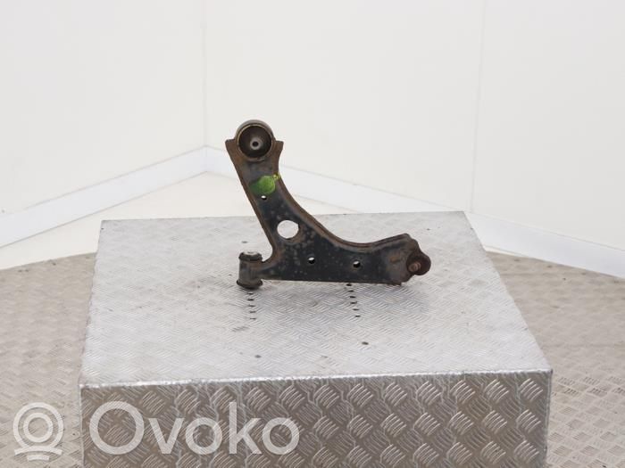 Opel Corsa D Рычаг 