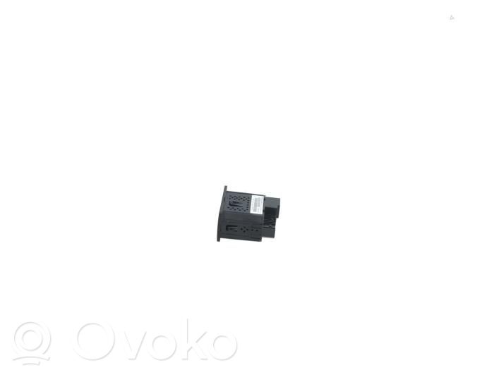 Ford Focus USB socket connector 
