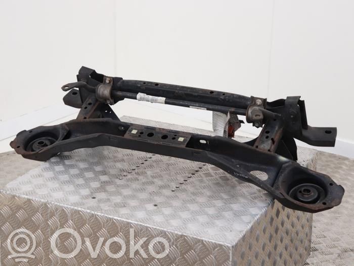 Ford Focus Galinis traversas 