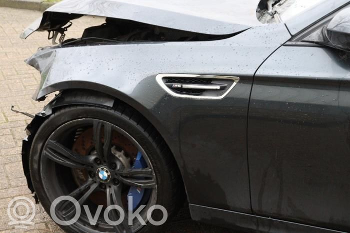 BMW M5 Sparnas 