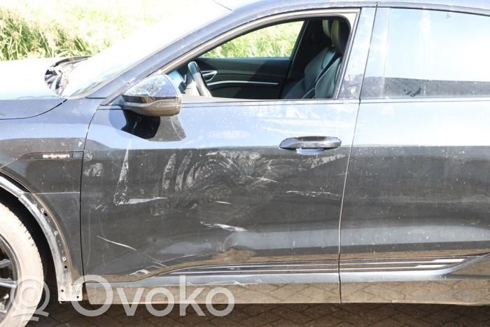 Audi Q8 e-tron Durvis 