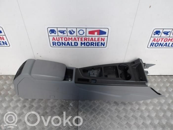 Audi A4 S4 B9 8W Reposabrazos 