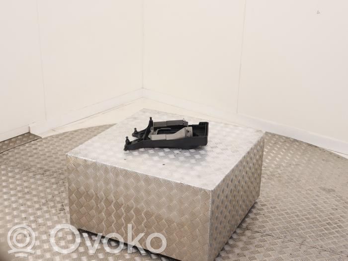 Volkswagen Tiguan Podstawa / Obudowa akumulatora 