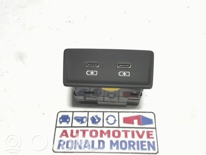 Audi A3 8Y Unidad de control del USB 