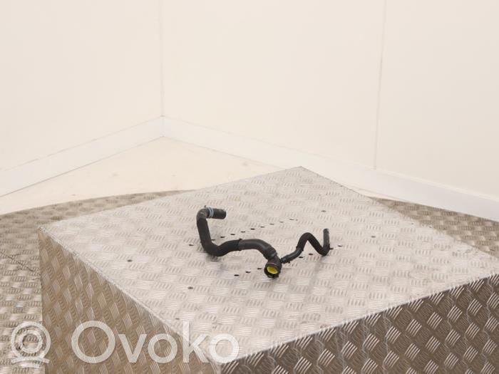 Audi Q3 F3 Conductă/furtun lichid de răcire motor
