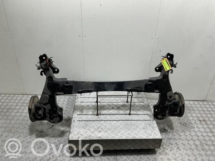 Opel Corsa F Belka osi tylnej 