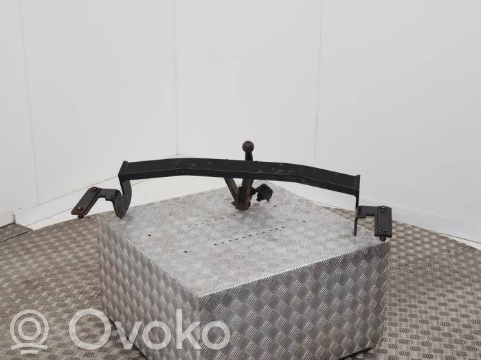 Hak holowniczy / Komplet   2K0092101C,2K0092101C