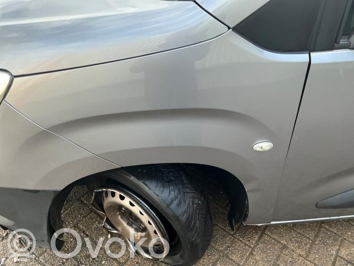 Opel Combo E Sparnas 