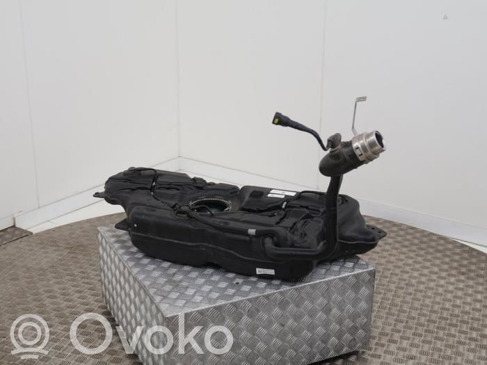 Opel Astra L Polttoainesäiliö 