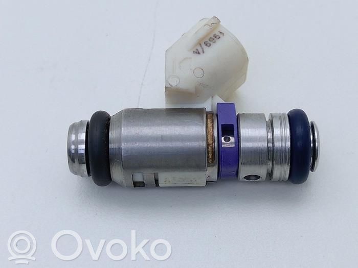Volkswagen Polo V 6R Injector combustibil 